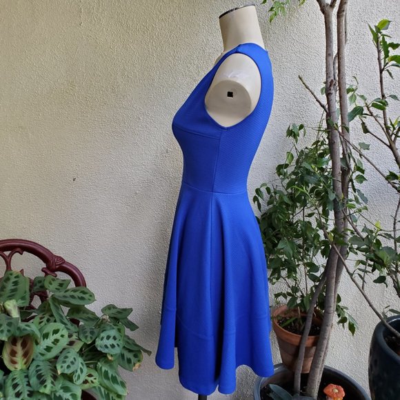 ❤️Hostess Pick Love..ady Royal Blue sleeveless V neck Dress - Picture 4 of 8